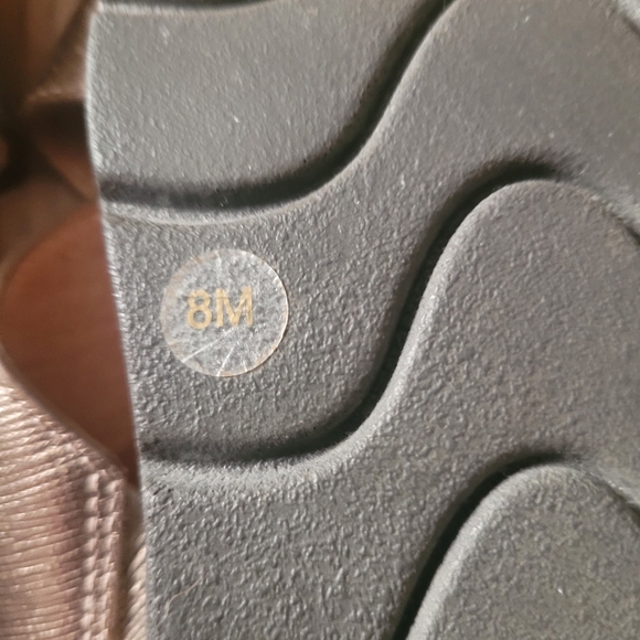 NURTURE By Lamaze Metalic Gold Leather Strappy Sandals - Picture 9 of 11